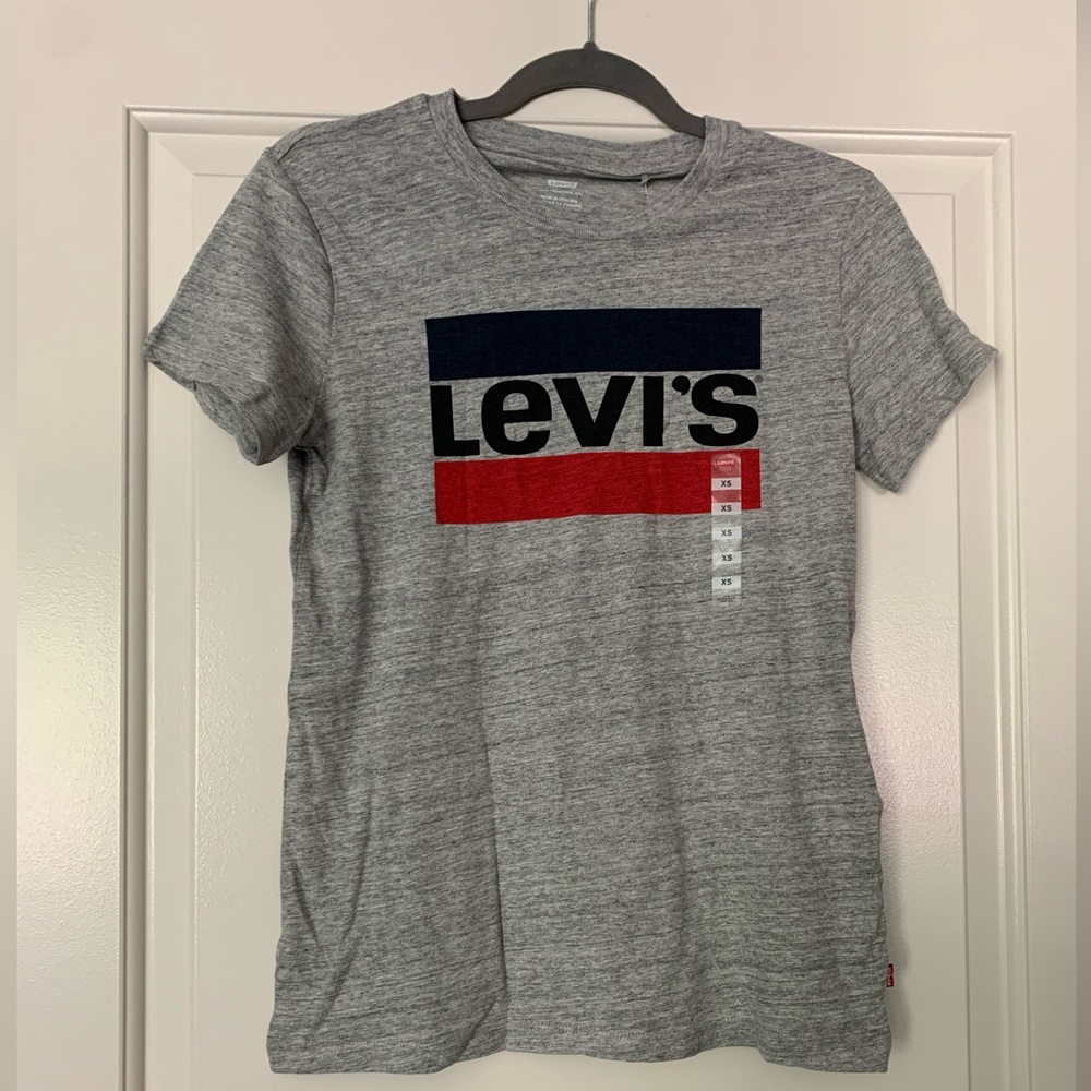 Levi’s new with tags Logo tee shirt